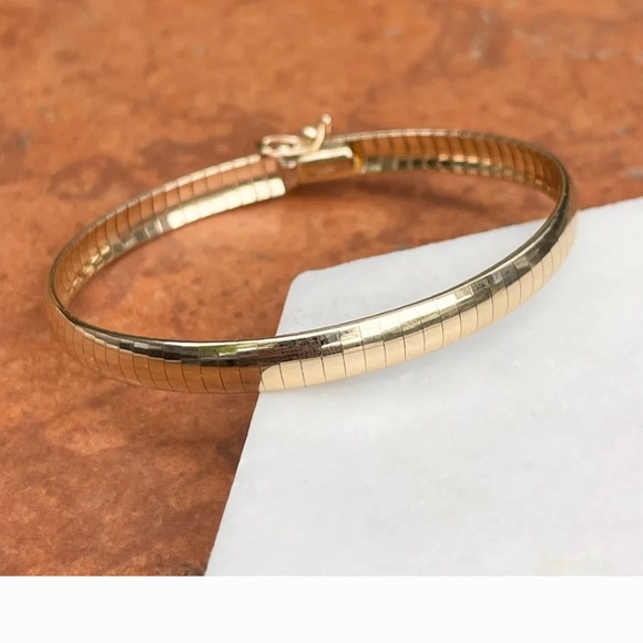 Omega 14k Gold Dome Bracelet made in Italy - Picture 1 of 10